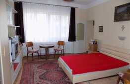 De vanzare apartament 2 camere, 80 mp, boxa subsol, zona strazii Horea