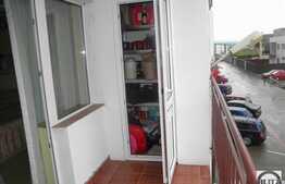 Inchiriere 2 camere, 49 mp, balcon de 7 mp! Mobilat modern! Cu parcare!
