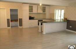 2 camere, 69 mp, balcon, etaj intermediar, zona Stejarului! Parcare cu CF!