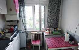 Vanzare apartament 4 camere, 71 mp, boxa, loc de parcare, zona strazii Donath