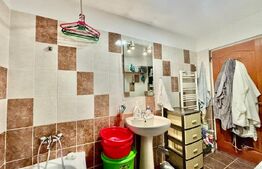 Apartament 2 camere, 43 mp, parcare, in zona Teilor