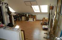 Mansarda cu 1 camera, 48 mp, loc de parcare cu CF, zona Eroilor!