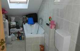 Mansarda cu 1 camera, 48 mp, loc de parcare cu CF, zona Eroilor!