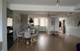 Apartament in Vila de 121 m2 utili, garaj, terase, priveliste, Voronet