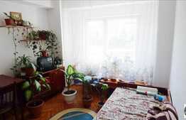 De vanzare apartament 4 camere, 110 mp, decomandat, zona Pritax