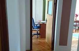 De vanzare apartament 4 camere, 110 mp, decomandat, zona Pritax
