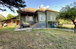 Casa locuibila cu teren generos 2100 mp, front 37,5 ml in Salicea!