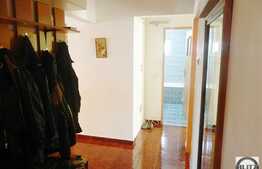 De vanzare apartament 4 camere, 78 mp, garaj, boxa subsol, zona strazii Fabricii