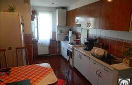 De vanzare apartament 4 camere, 78 mp, garaj, boxa subsol, zona strazii Fabricii