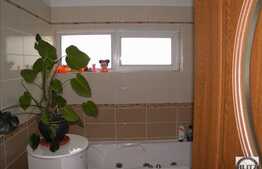 Vanzare 3 camere, in zona magazinul Oncos, 100 mp utili, 2 balcoane, parcare