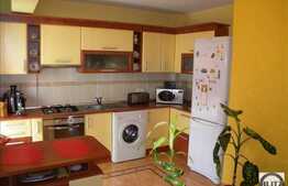 Vanzare 3 camere, in zona magazinul Oncos, 100 mp utili, 2 balcoane, parcare