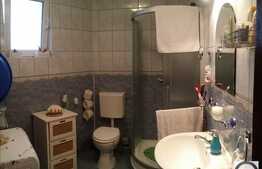 Vanzare apartament, 3 camere, decomandat, 104 mp utili, zona Grand Hotel Italia