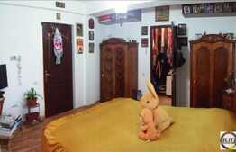 Vanzare apartament, 3 camere, decomandat, 104 mp utili, zona Grand Hotel Italia