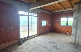 Casa la rosu, 800 mp de teren etravilan, zona Valea Fanatelor