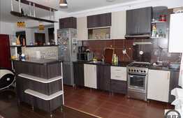 De vanzare apartament 3 camere, 81 mp, parcare, zona strazii Buna Ziua