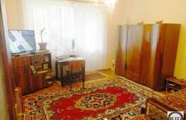 Vanzare apartament 3 camere, 60 mp, decomandat, zona strazii Liviu Rebreanu