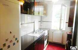 Vanzare apartament 3 camere, 60 mp, decomandat, zona strazii Liviu Rebreanu