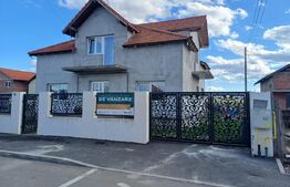 Casa Individuala de vanzare, 220 mp utili, 300 mp teren, front 17 ml