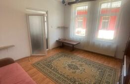 Apartament la Casă cu acces la curtea interioară în zona Semicentrală