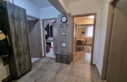 Apartament 3 camere decomandate, etaj intermediar, zona Restaurantului Regal