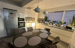 Apartament cu 3 camere si 2 bai  zona Petrom 