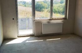 Casa duplex la intrare in Dezmir