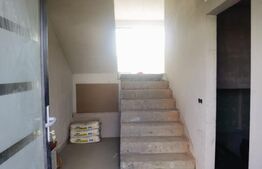 Casa duplex la intrare in Dezmir