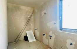 Case cuplate de vanzare pozitionate intr-un ansamblu armonios ! 