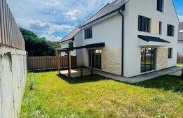 Case cuplate de vanzare pozitionate intr-un ansamblu armonios ! 