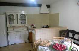 Vanzare apartament 3 camere, 80 mp, decomandat, zona centrala