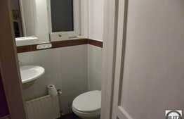 Vanzare apartament 3 camere, 80 mp, decomandat, zona centrala