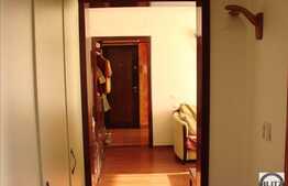 De vanzare apartament cu 2 camere, 50 mp, parcare, zona Iulius Mall