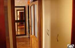 De vanzare apartament cu 2 camere, 50 mp, parcare, zona Iulius Mall