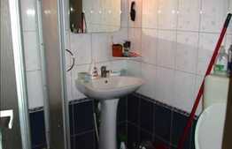 De vanzare apartament 3 camere, 64 mp, boxa subsol, zona strazii Bucuresti