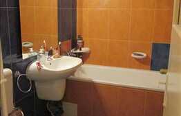 De vanzare apartament 3 camere, 64 mp, boxa subsol, zona strazii Bucuresti