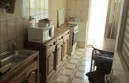 Apartament 3 camere, 70 mp utili, decomandat, zona strazii Parang!