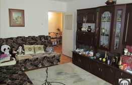 Apartament 3 camere, 70 mp utili, decomandat, zona strazii Parang!