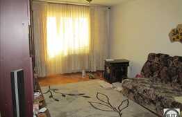 Apartament 3 camere, 70 mp utili, decomandat, zona strazii Parang!