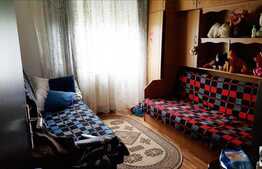 De vanzare apartament 4 camere, 80 mp, decomandat,zona strazii Nicolae Titulescu