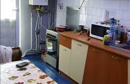 De vanzare apartament 4 camere, 80 mp, decomandat,zona strazii Nicolae Titulescu