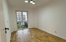 Apartament 3 camere, finisat, parcare, et intermediar, zona Vivo