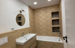 Apartament 3 camere, finisat, parcare, et intermediar, zona Vivo