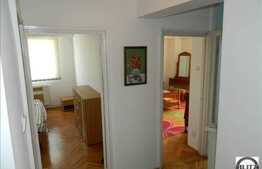 Apartament de vanzare cu 3 camere, 78 mp, decomandat, zona Piata Cipariu