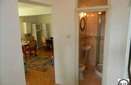 Apartament de vanzare cu 3 camere, 78 mp, decomandat, zona Piata Cipariu