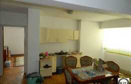 Apartament de vanzare cu 3 camere, 78 mp, decomandat, zona Piata Cipariu