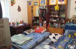 Vanzare apartament 3 camere, 64 mp, decomandat, zona Casa Piratilor