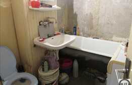 Vanzare apartament 3 camere, 64 mp, decomandat, zona Casa Piratilor