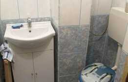 Vanzare apartament 3 camere, 64 mp, decomandat, zona Casa Piratilor