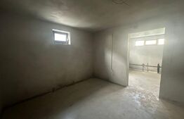 Duplex 4 camere + 4 camere la subsol, 184mp utili si 400mp teren, in Dezmir