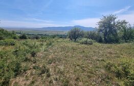 Teren in Vulcan pentru casa de vacanta - panorama catre Muntii Bucegi si Masivul